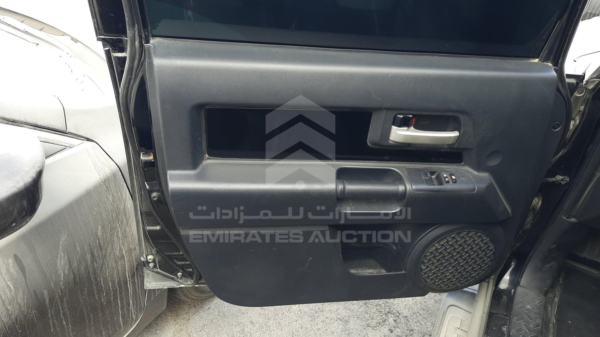 2014 TOYOTA FJ CRUISER VIN: JTEBU11F3EK194567