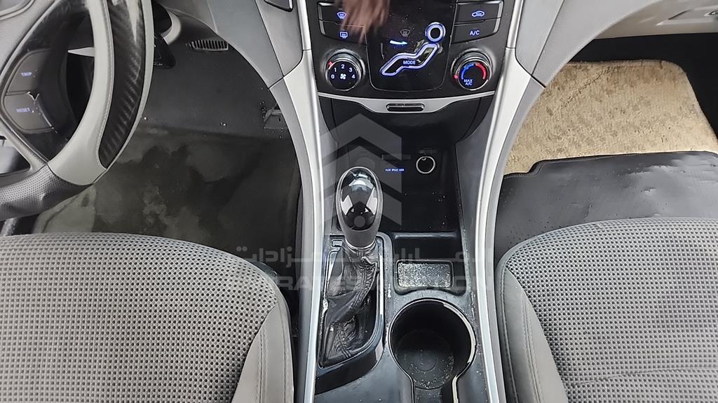 5NPEB4AC4BH172148 - 2011 HYUNDAI SONATA - #517690