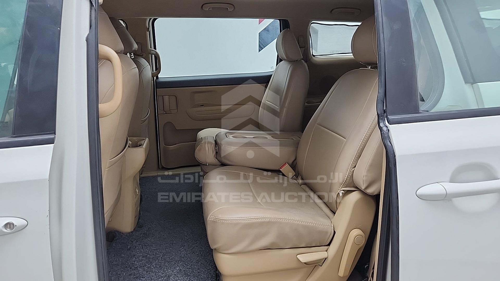 2018 KIA CARNIVAL VIN: KNAMB8120J6412148