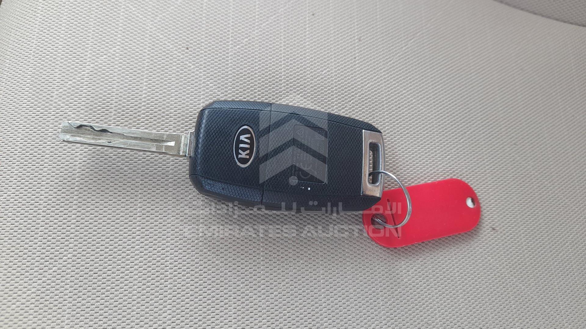 2020 KIA CARNIVAL VIN: KNAMB8122L6645483