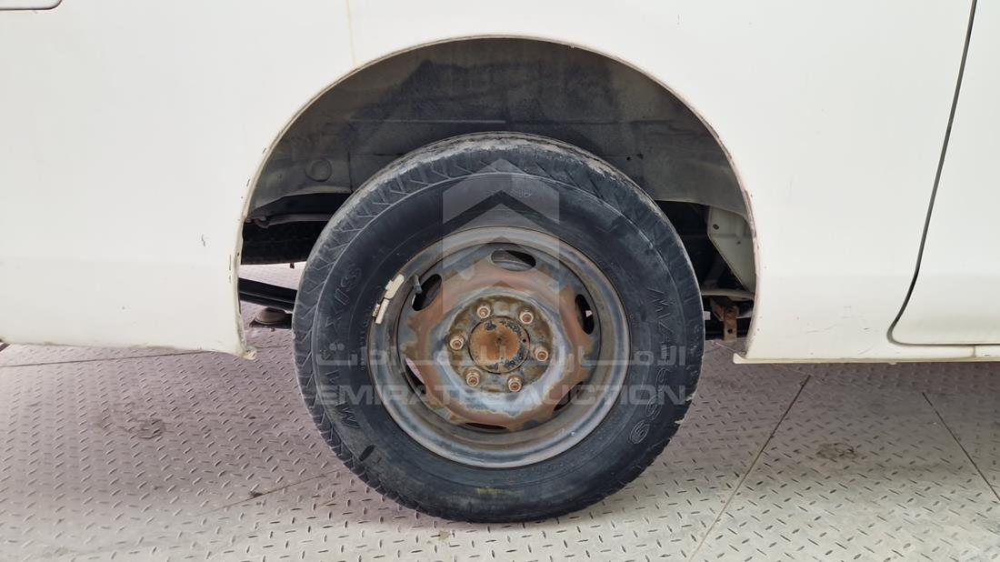 2015 Nissan Urvan — Rear Right Tyre — Photo 25