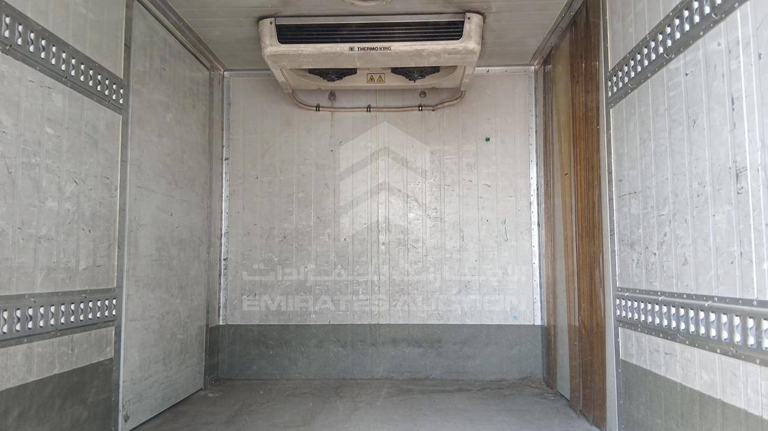 اسوزو ان ام ار 2014 — زاوية صندوق السيارة — صورة 18