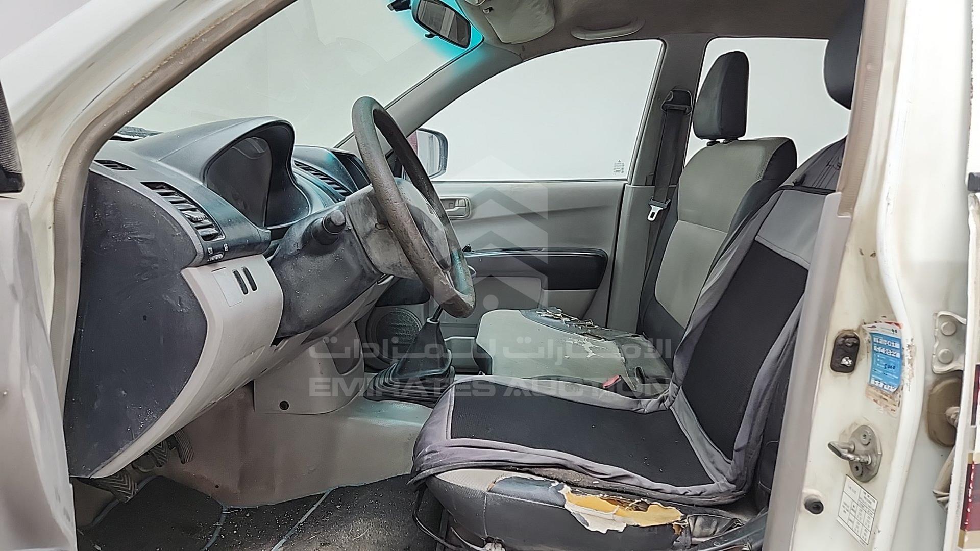2012 MITSUBISHI L 200 VIN: MMBJNKA50CD022926