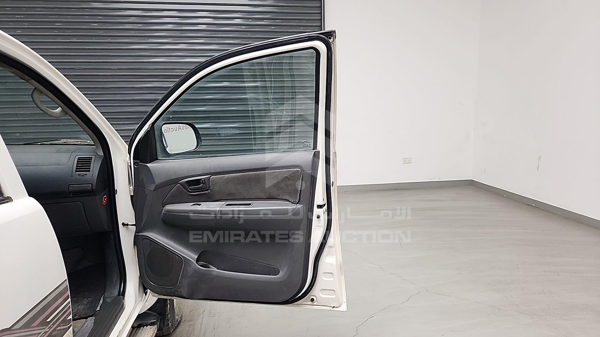 2013 TOYOTA HILUX VIN: MR0FX22GXD1386150
