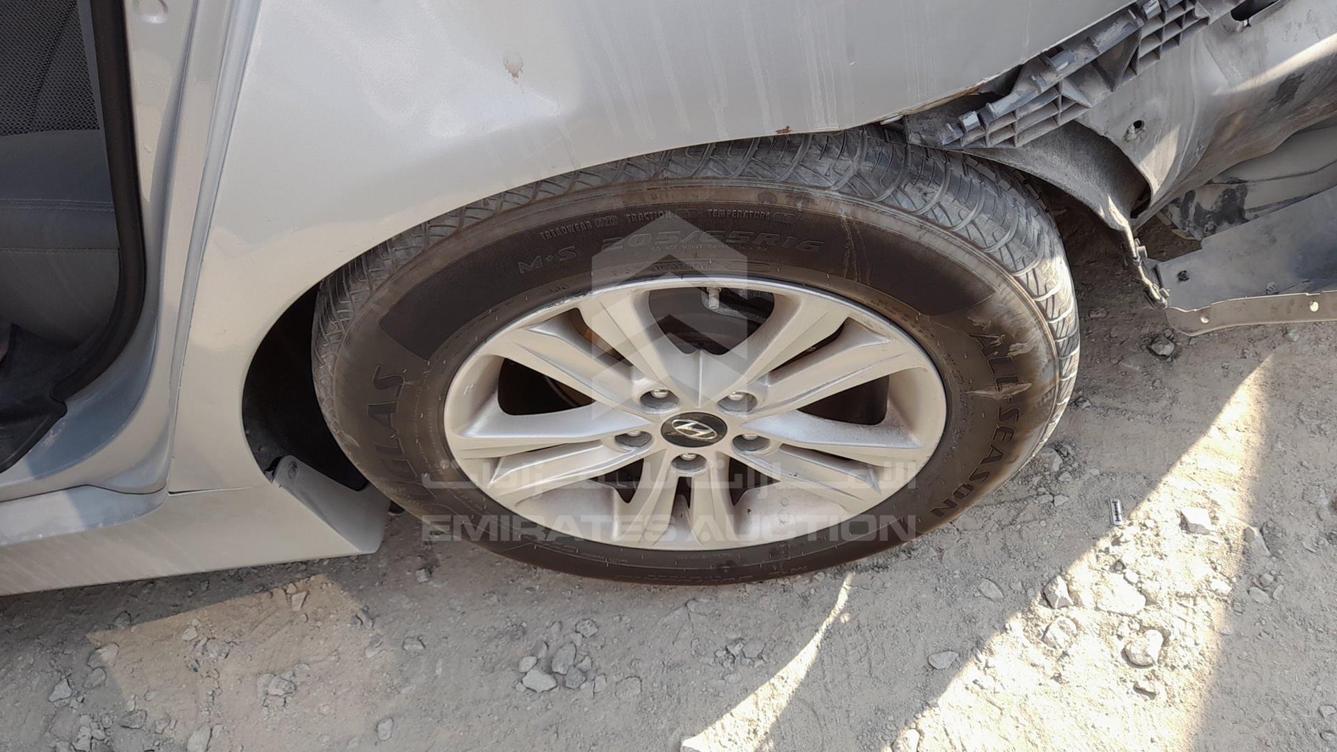 2014 HYUNDAI SONATA VIN: 5NPEB4AC4EH819250