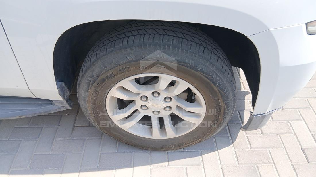 2019 Chevrolet Suburban — Front Right Tyre — Photo 29