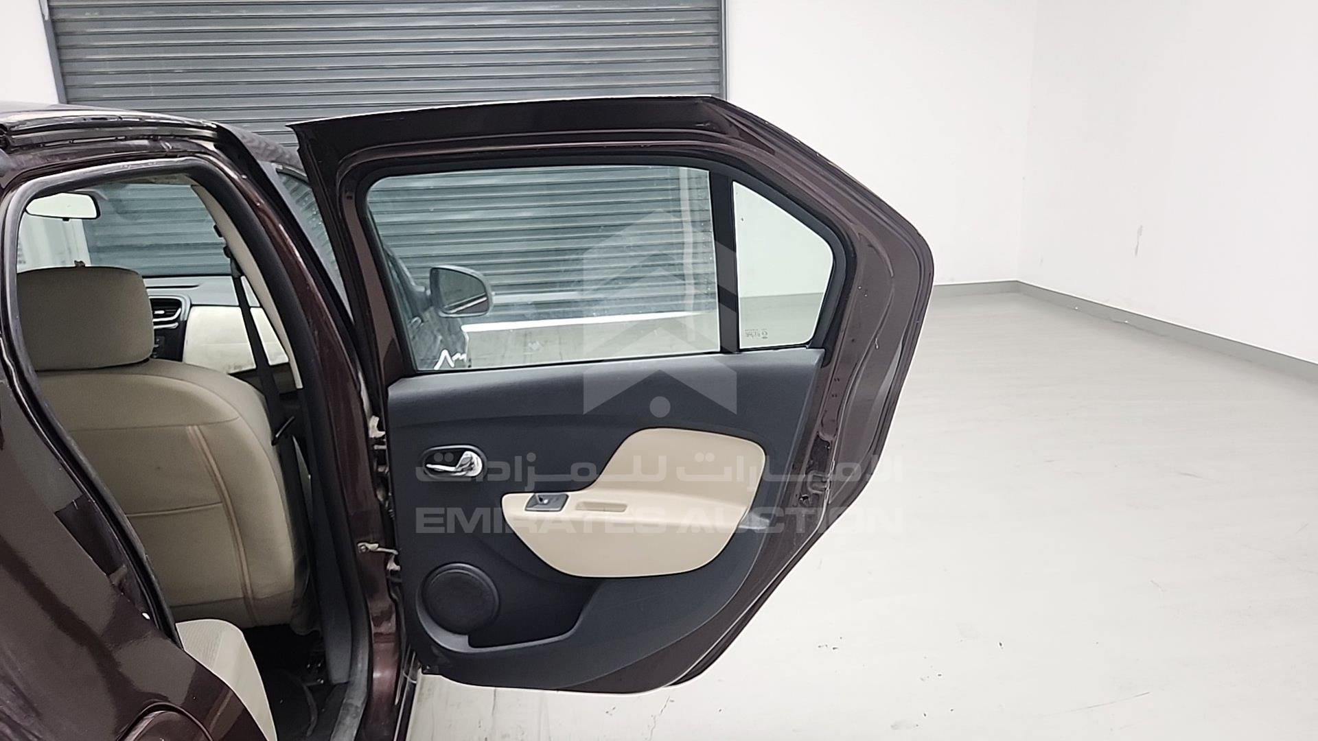 2017 RENAULT SYMBOL VIN: VF14SRAB7HT513853
