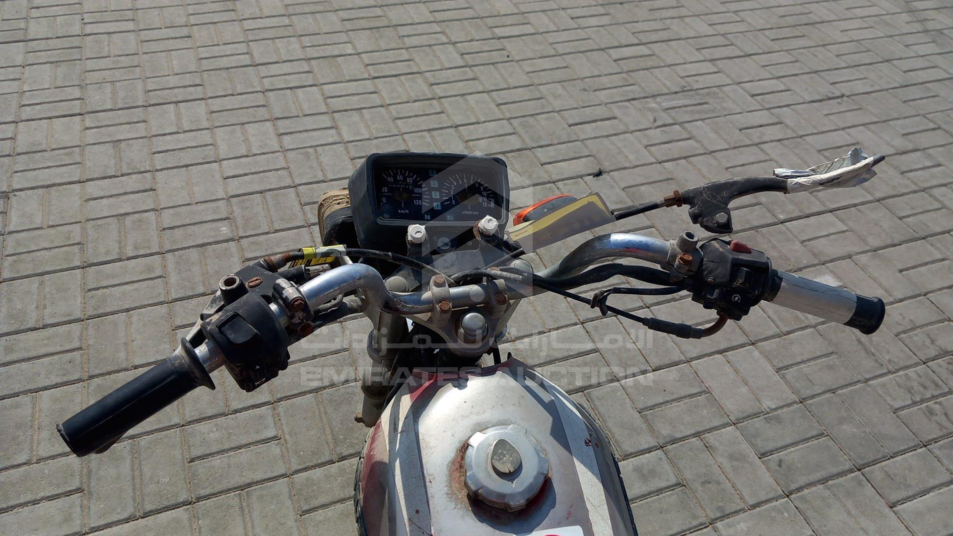 0 HONDA MOTORBIKE VIN: CJ30364005130