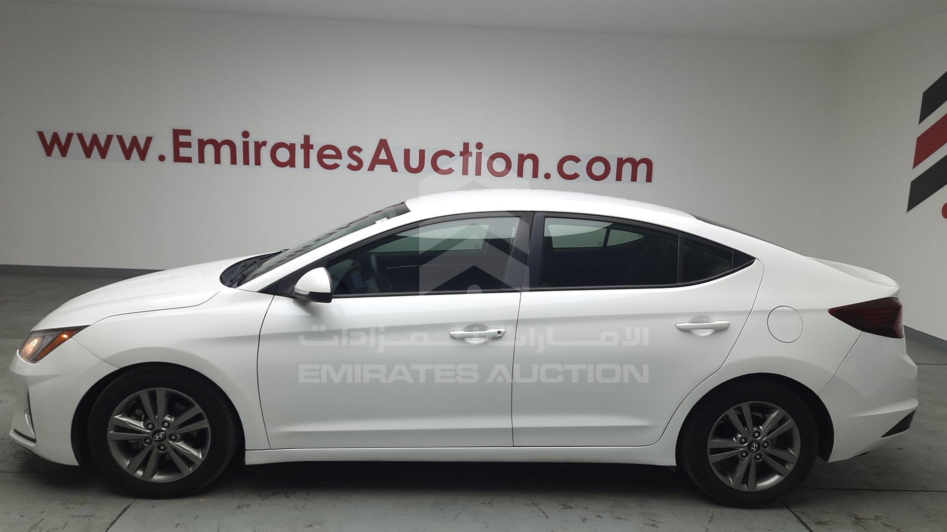 2019 HYUNDAI ELANTRA VIN: 5NPD74LF0KH458356