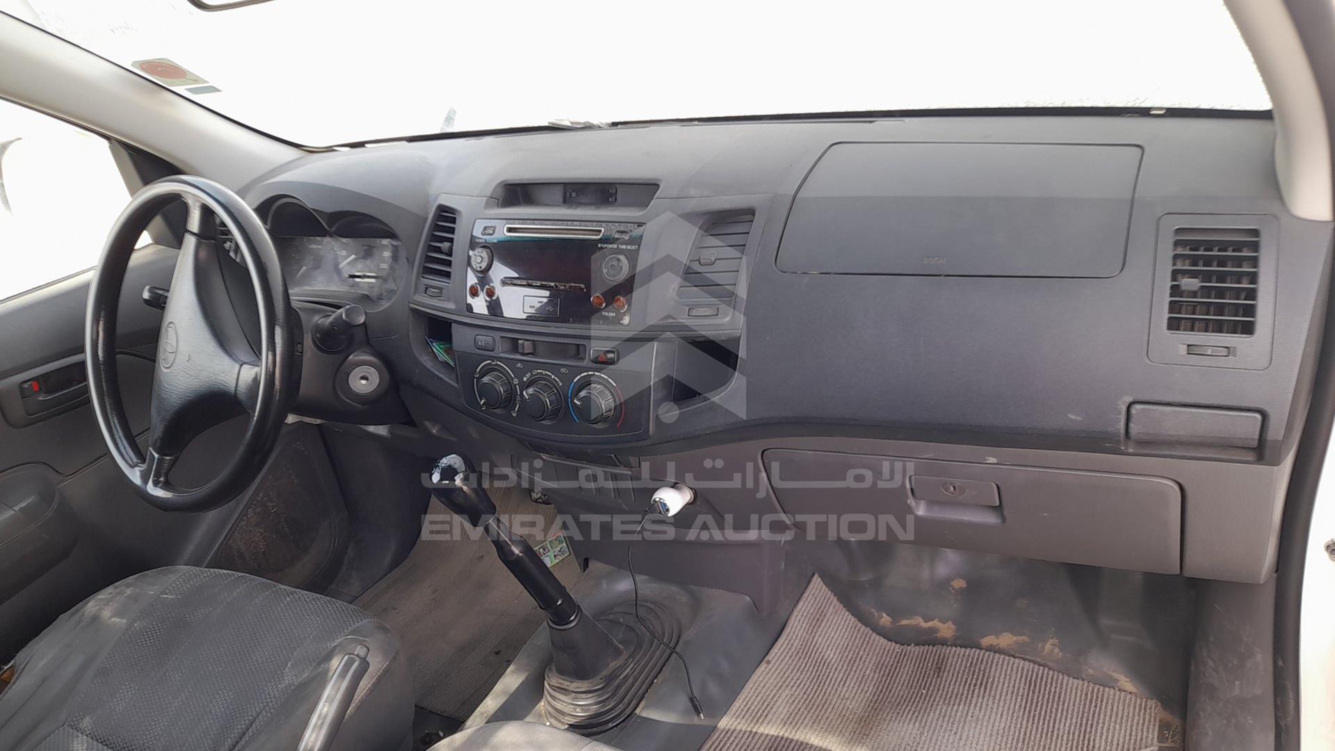 2015 TOYOTA HILUX VIN: MR0CX12G1F0126614