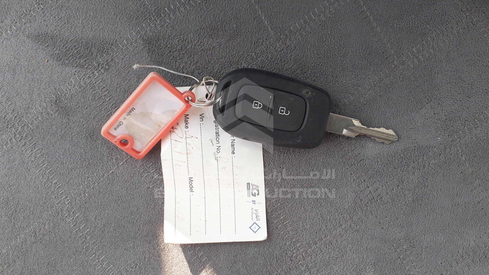 2017 RENAULT DUSTER VIN: VF1HSRGJ4HA500179