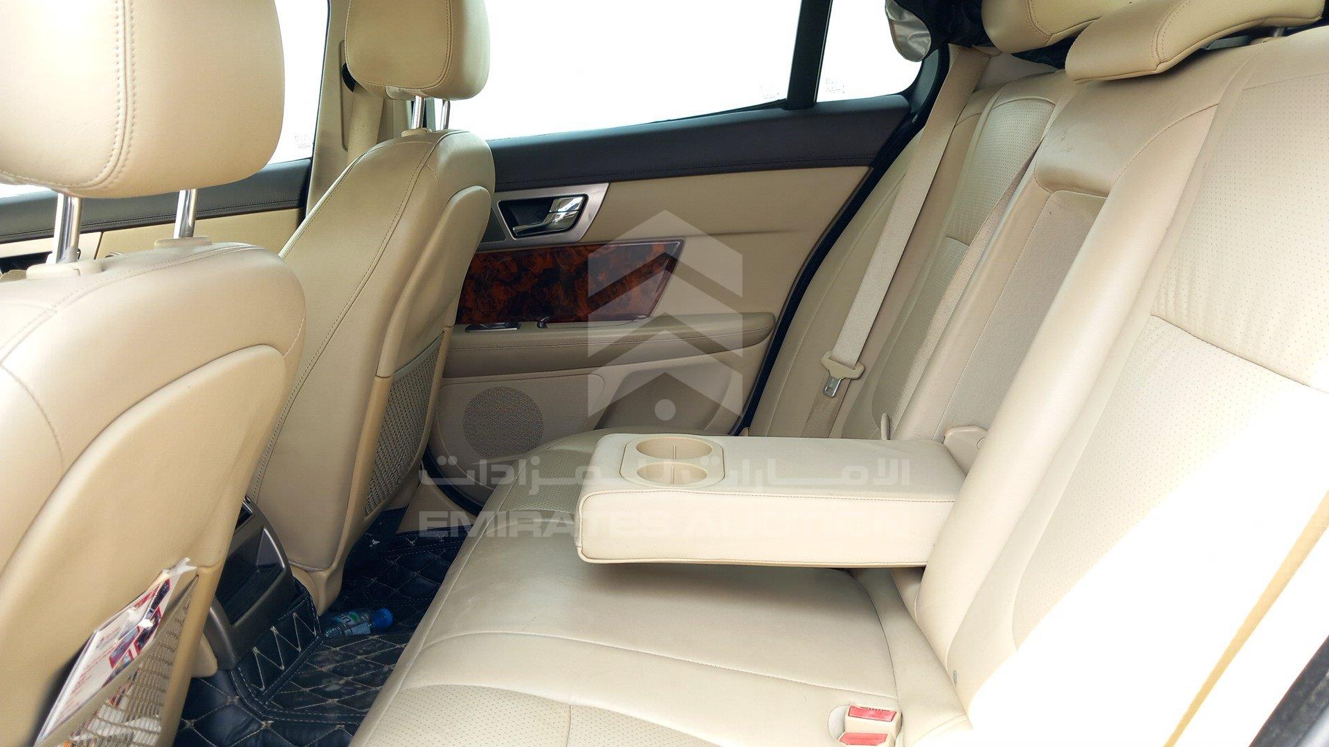 SAJAA06F09HR26198 - 2009 Jaguar XF - #429401