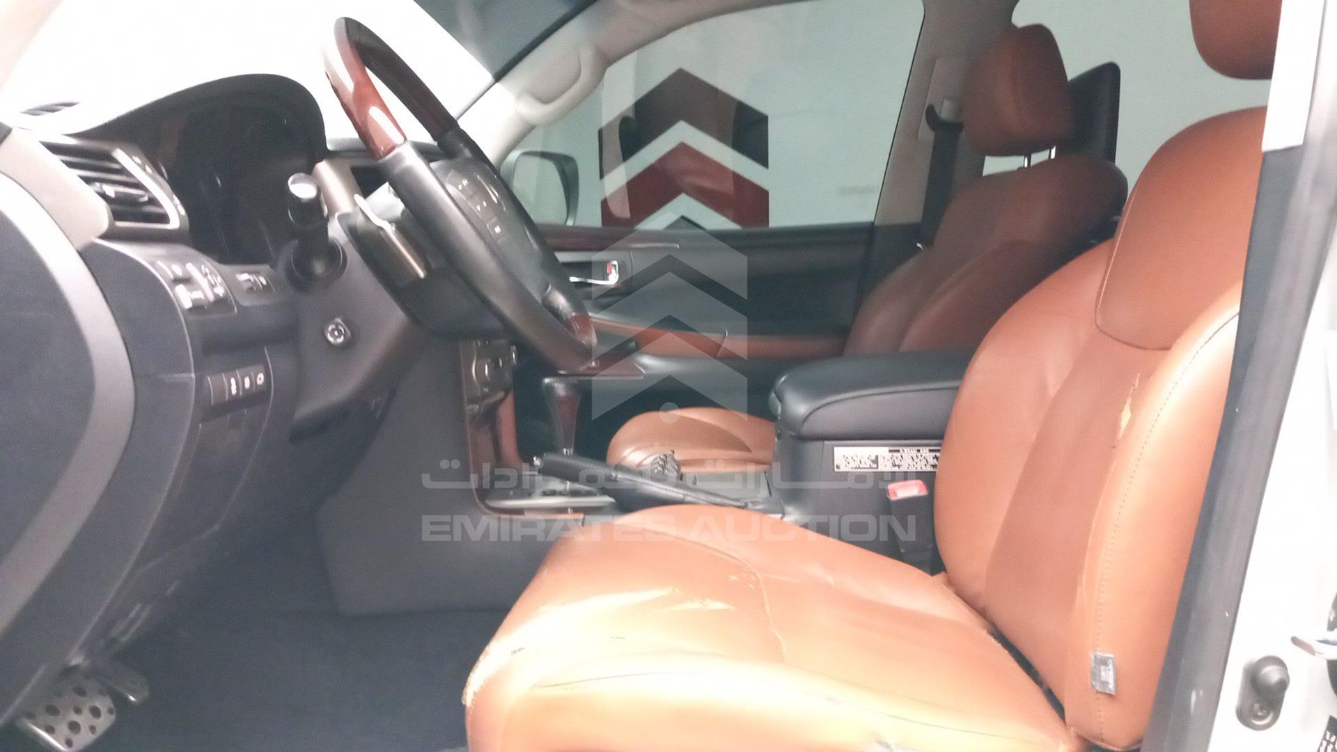2014 LEXUS LX 570 VIN: JTJHY00W2E4138734