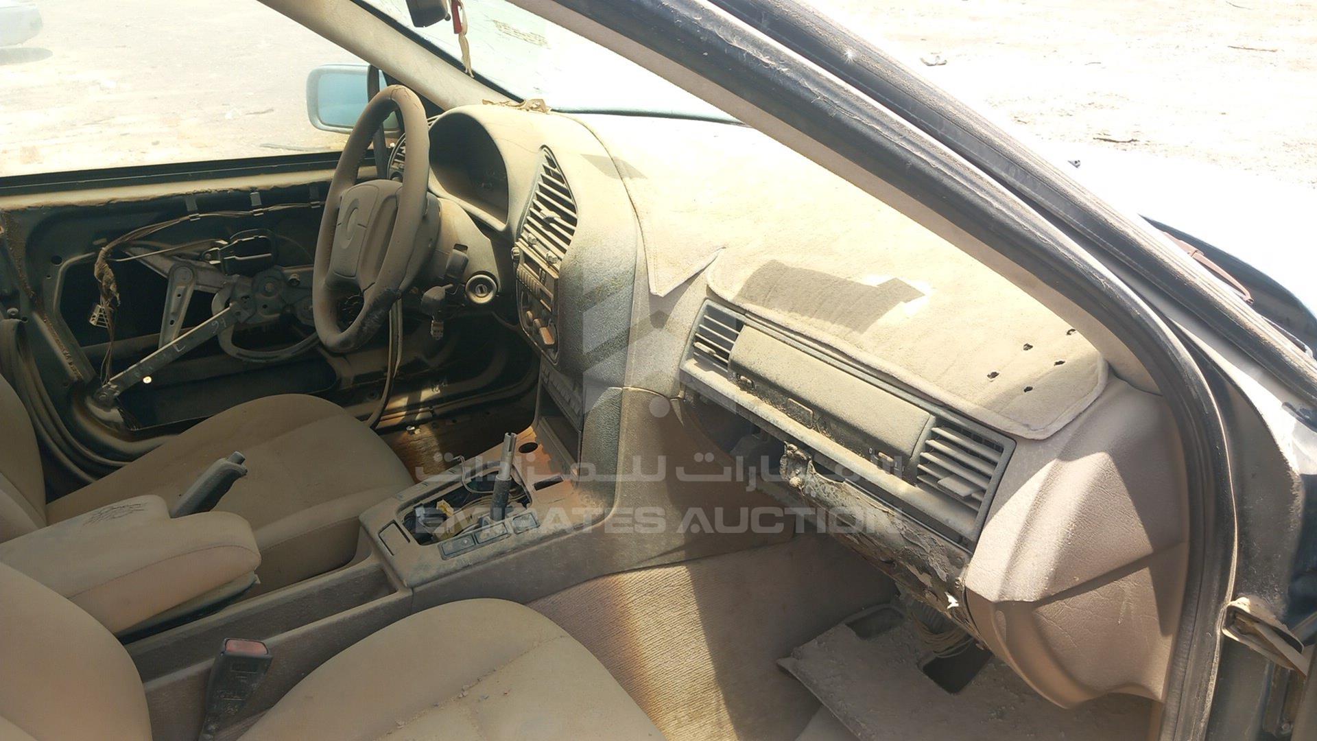 0 BMW --- VIN: WBACD4323TAV37155