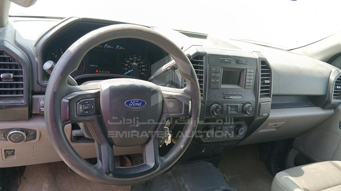 فورد اف 150 2019 — زاوية الواجهة الكاملة — صورة 16