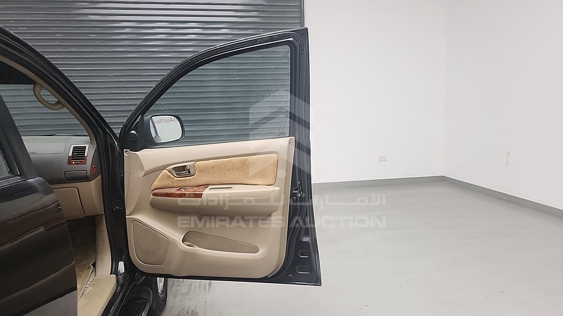 2011 TOYOTA FORTUNER VIN: MHFYX59GXB8018784