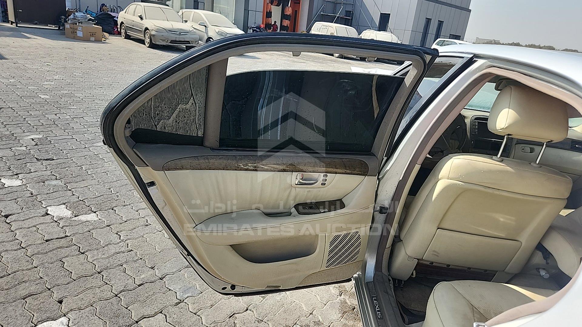 2001 LEXUS LS 430 VIN: JTHBN30F710008807