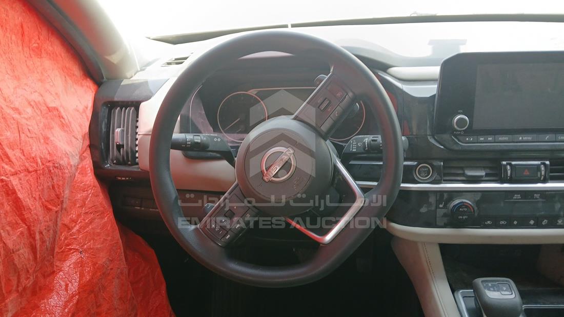 2024 Nissan Pathfinder — Steering & Mounted Controls — Photo 13