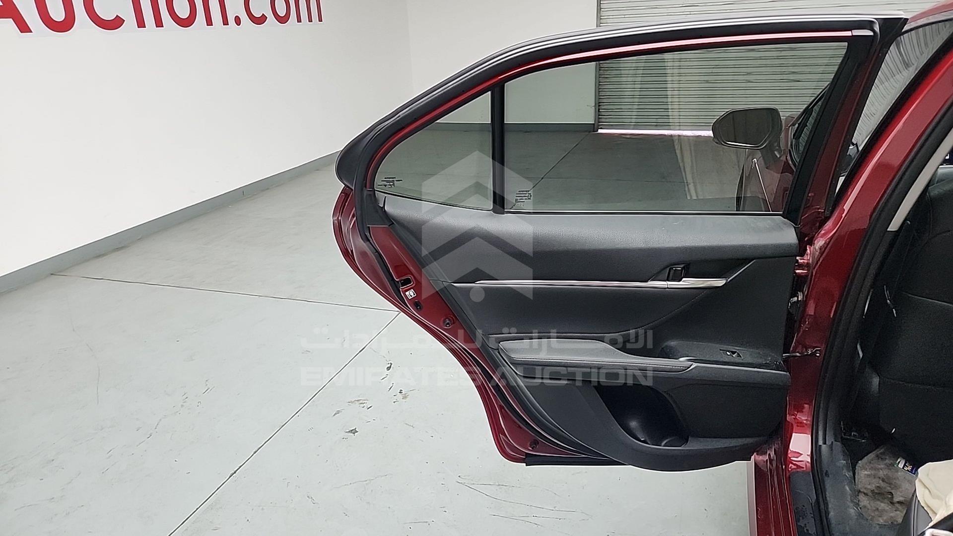 2018 TOYOTA CAMRY VIN: 4T1B11HK5JU566792