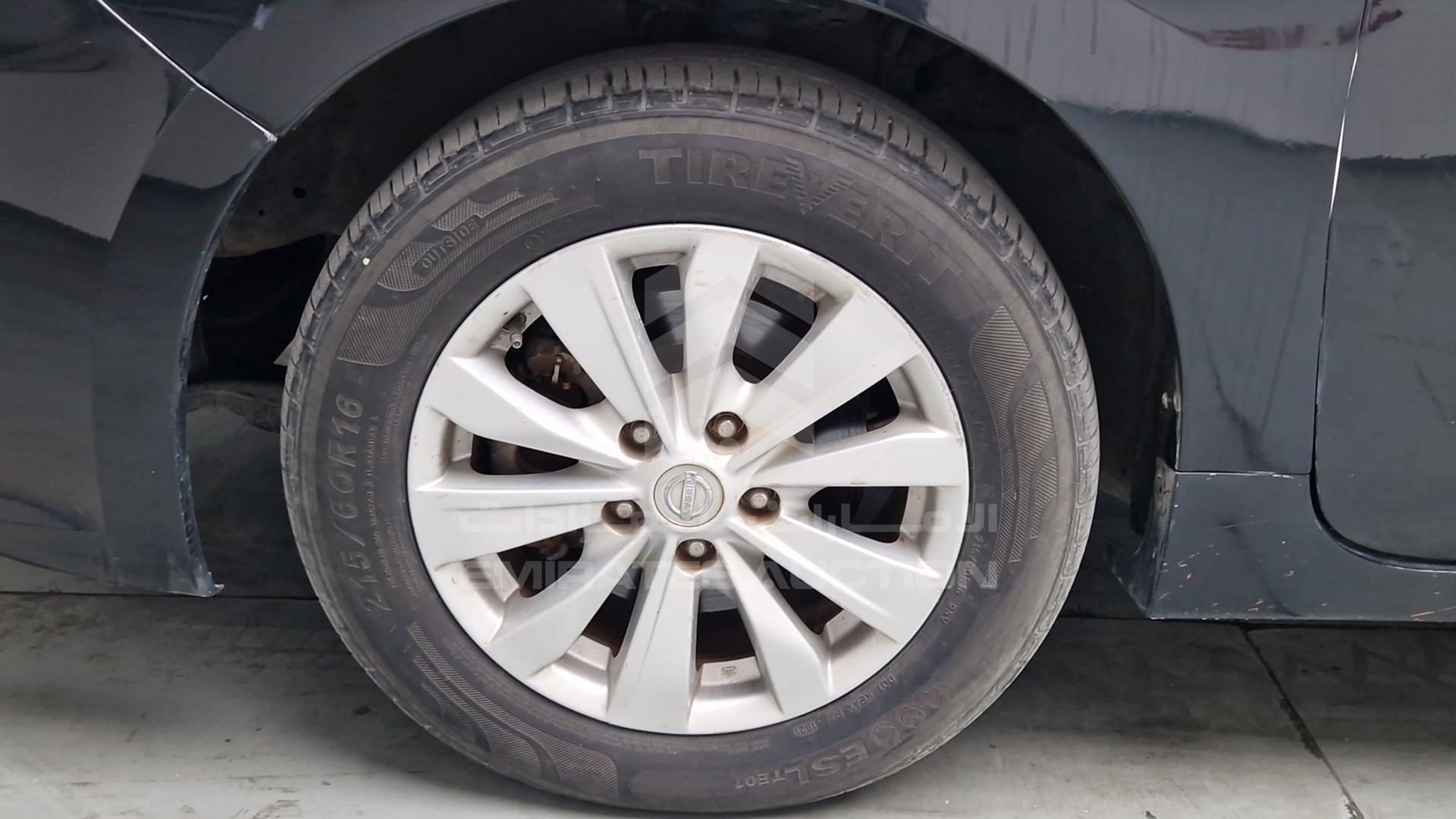 2017 NISSAN TEANA VIN: LGBF5AE01HR305842