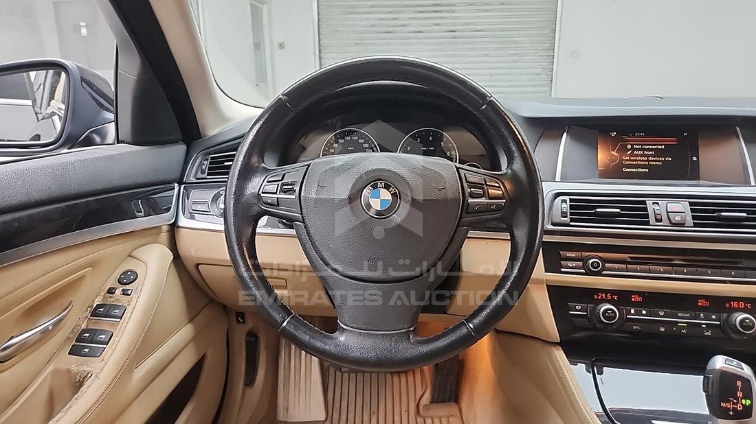 بي ام دبليو 535 اى 2015 — التحكمات في عجلة القيادة — صورة 16