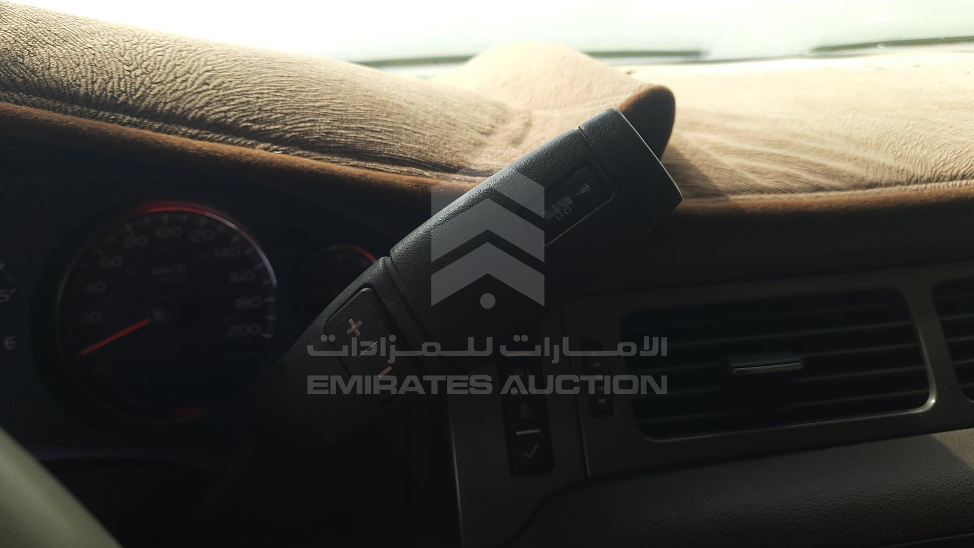2010 CHEVROLET TAHOE VIN: 1GNUKAE02AR264285