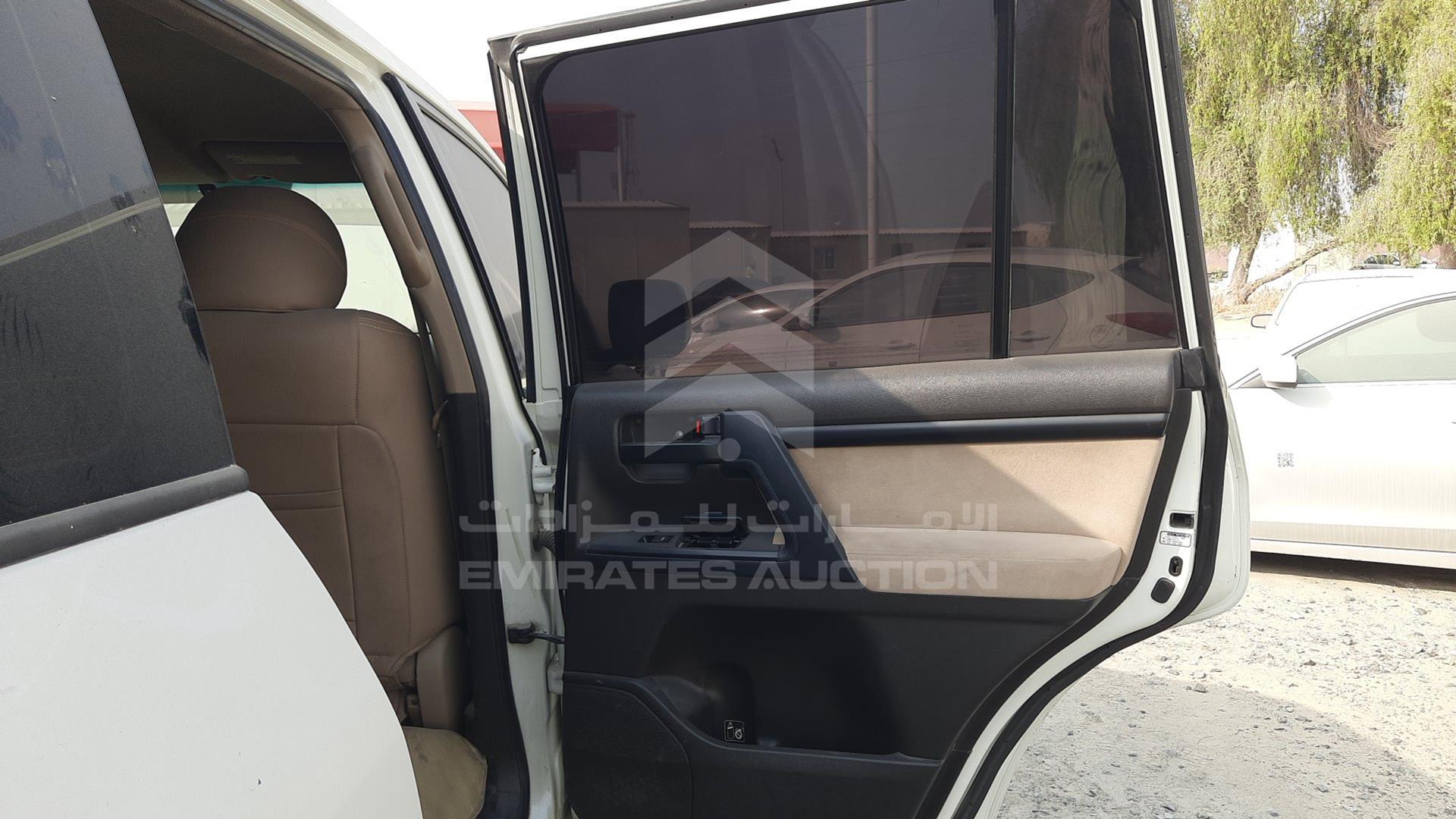 2008 TOYOTA LAND CRUISER VIN: JTMHU09J385007509