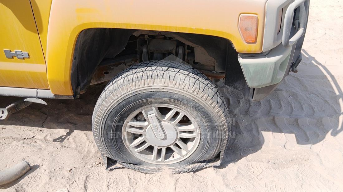 هامر اتش 3 2006 — الإطار الأمامي الأيمن — صورة 31