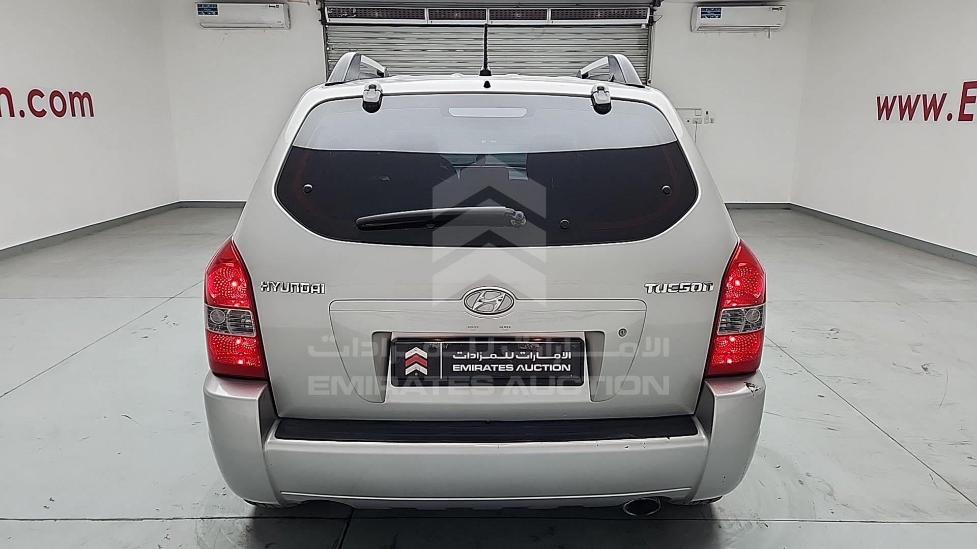 2008 HYUNDAI TUCSON VIN: KMHJM81B28U818546