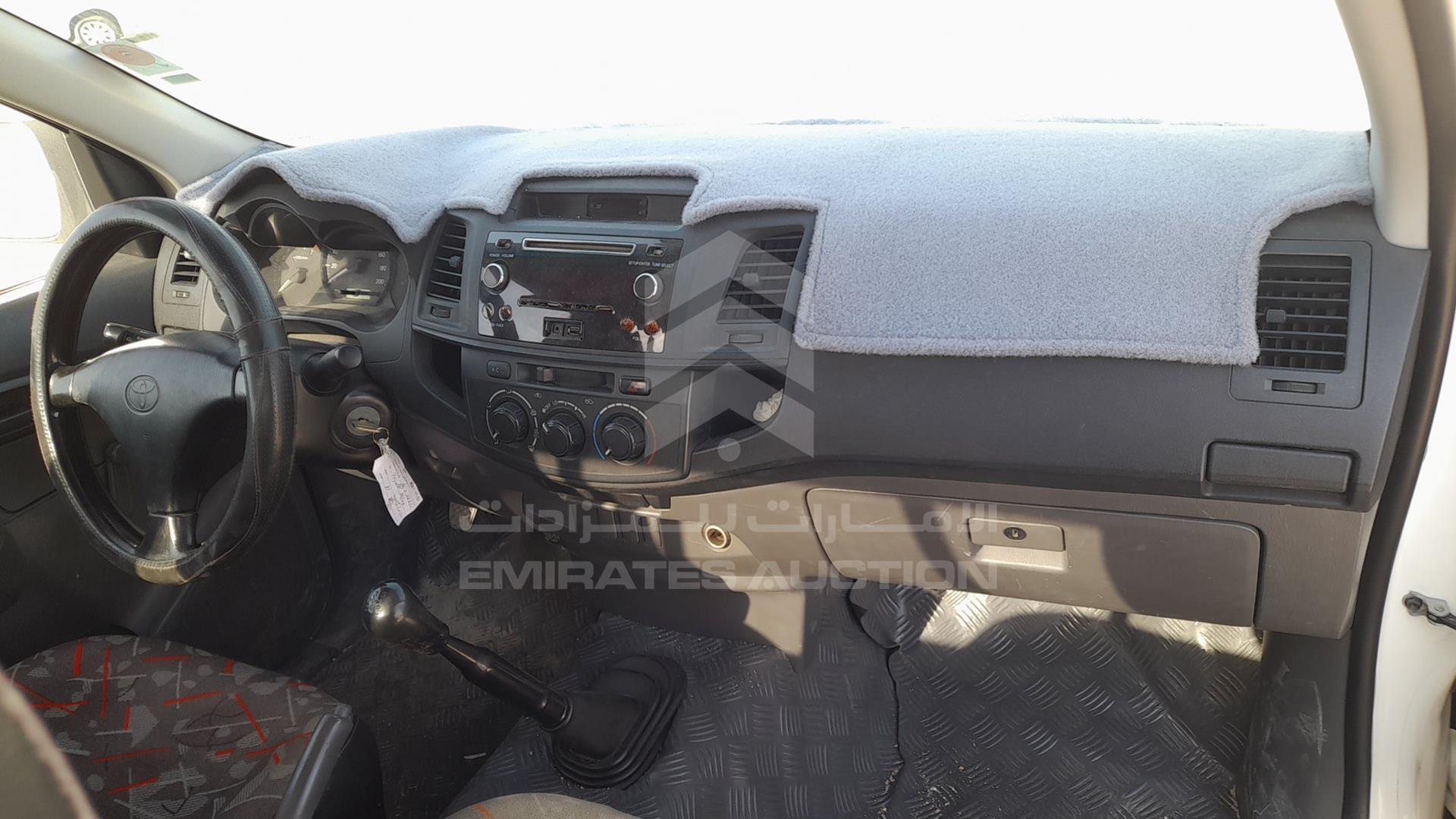 2014 TOYOTA HILUX VIN: MR0CX12G2E0121310