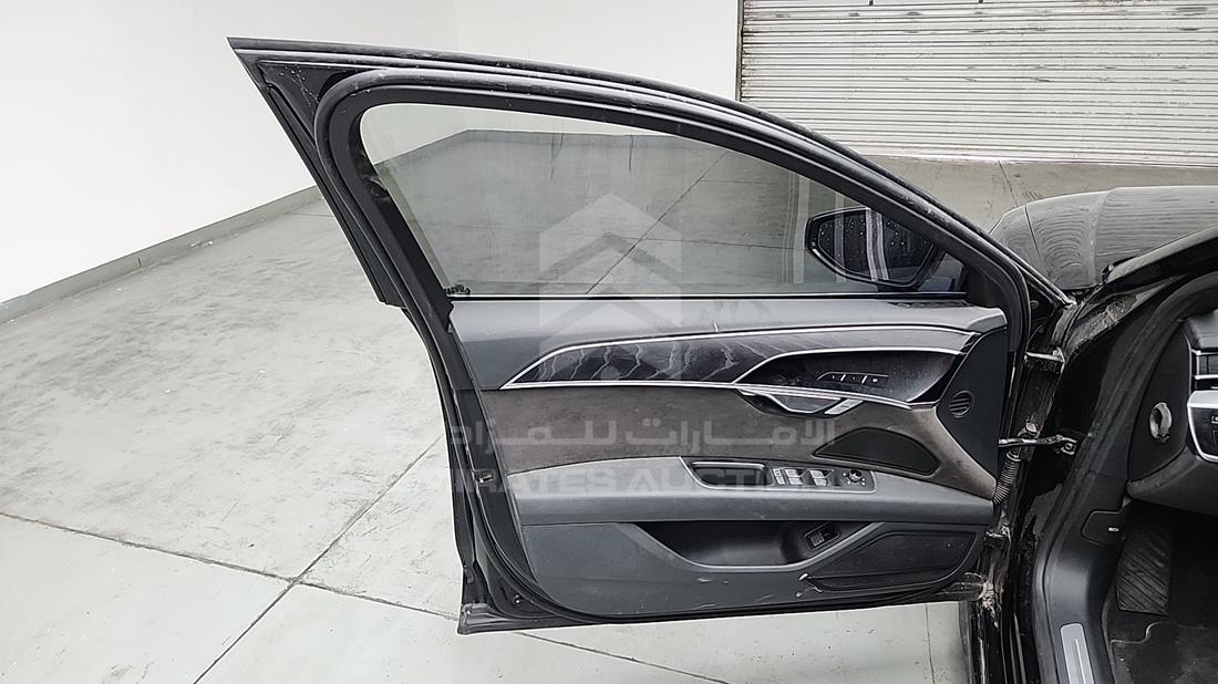 اودي A8 2020 — الباب الأمامي الأيسر — صورة 11