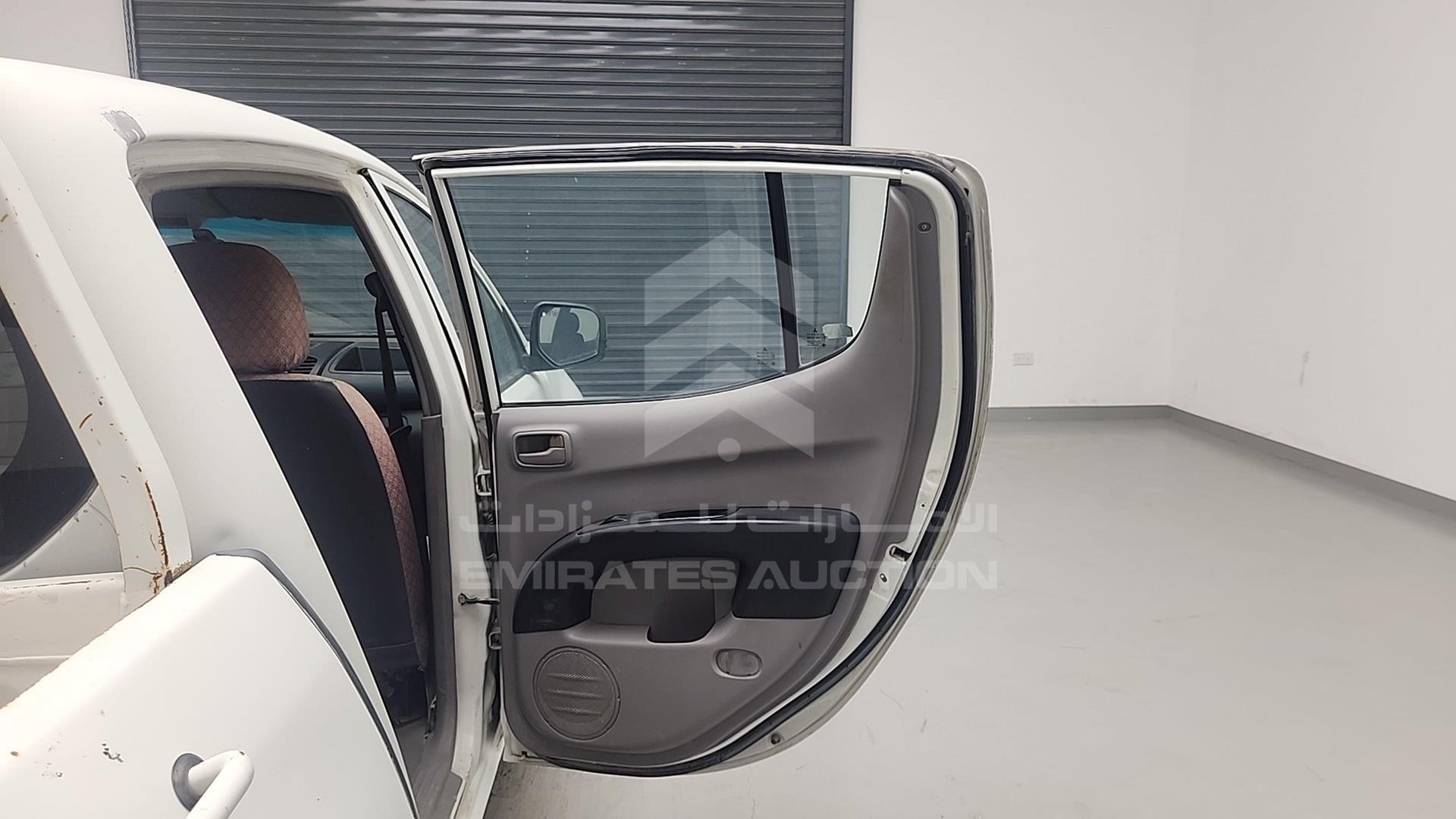 2013 MITSUBISHI L 200 VIN: MMBJNKA50DD029933
