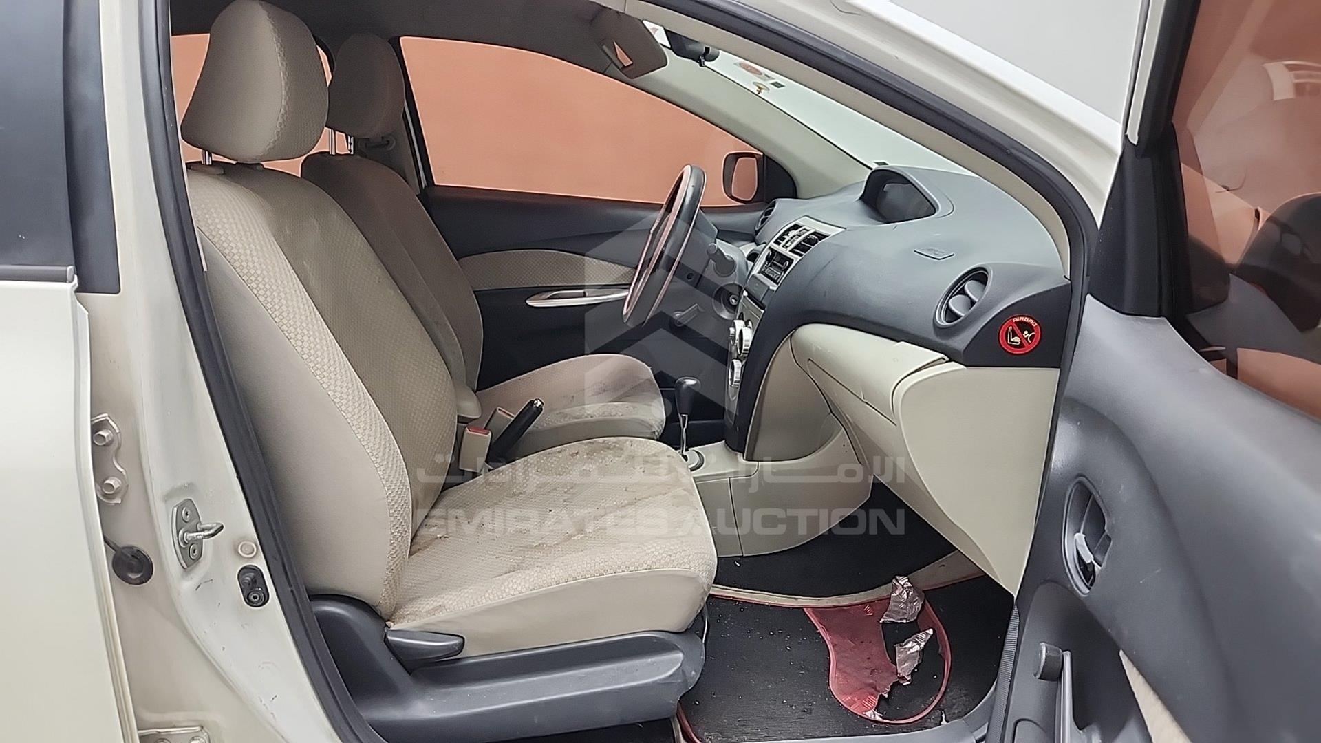 2006 TOYOTA YARIS VIN: JTDBW933261002594