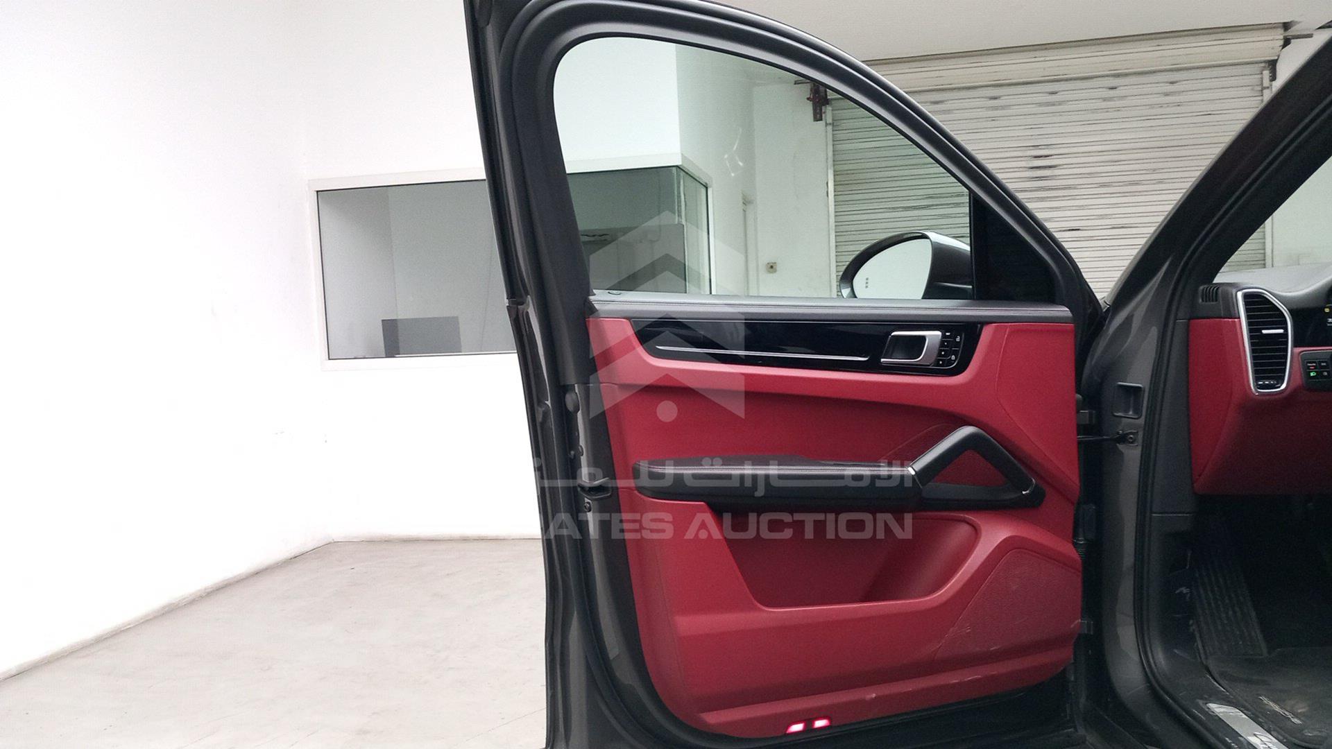 2020 PORSCHE CAYENNE VIN: WP1BA2AY0LDA47899