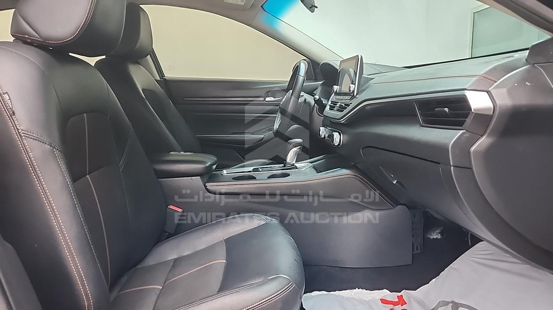 نيسان التيما 2019 — زاوية الراكب الأمامي للمقعد — صورة 29