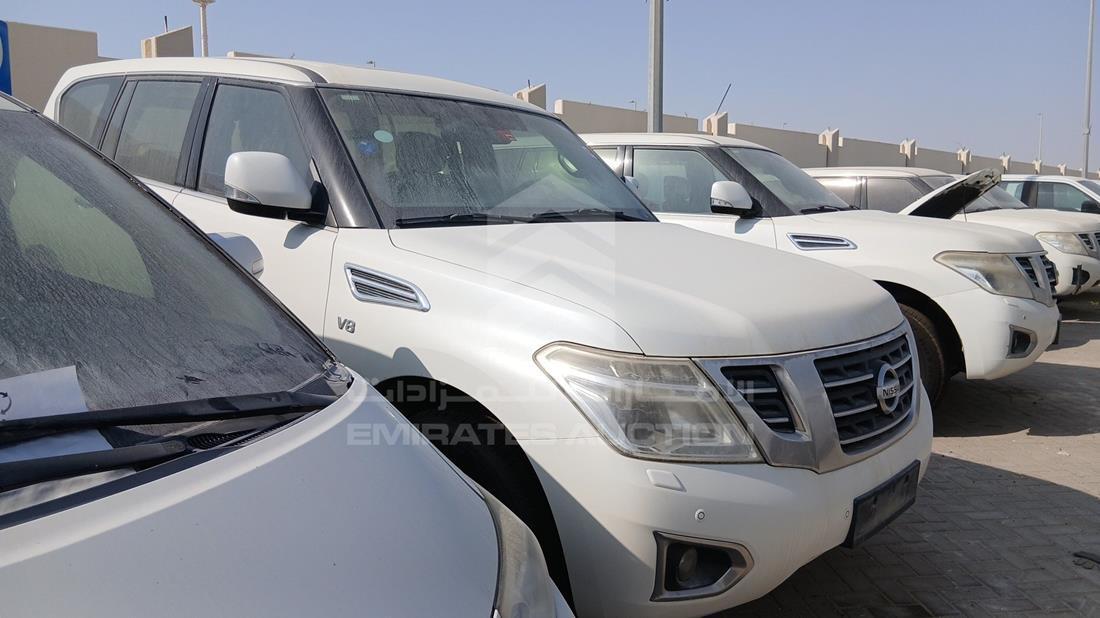 نيسان باترول 2019 — الزاوية الأمامية اليمنى — صورة 10