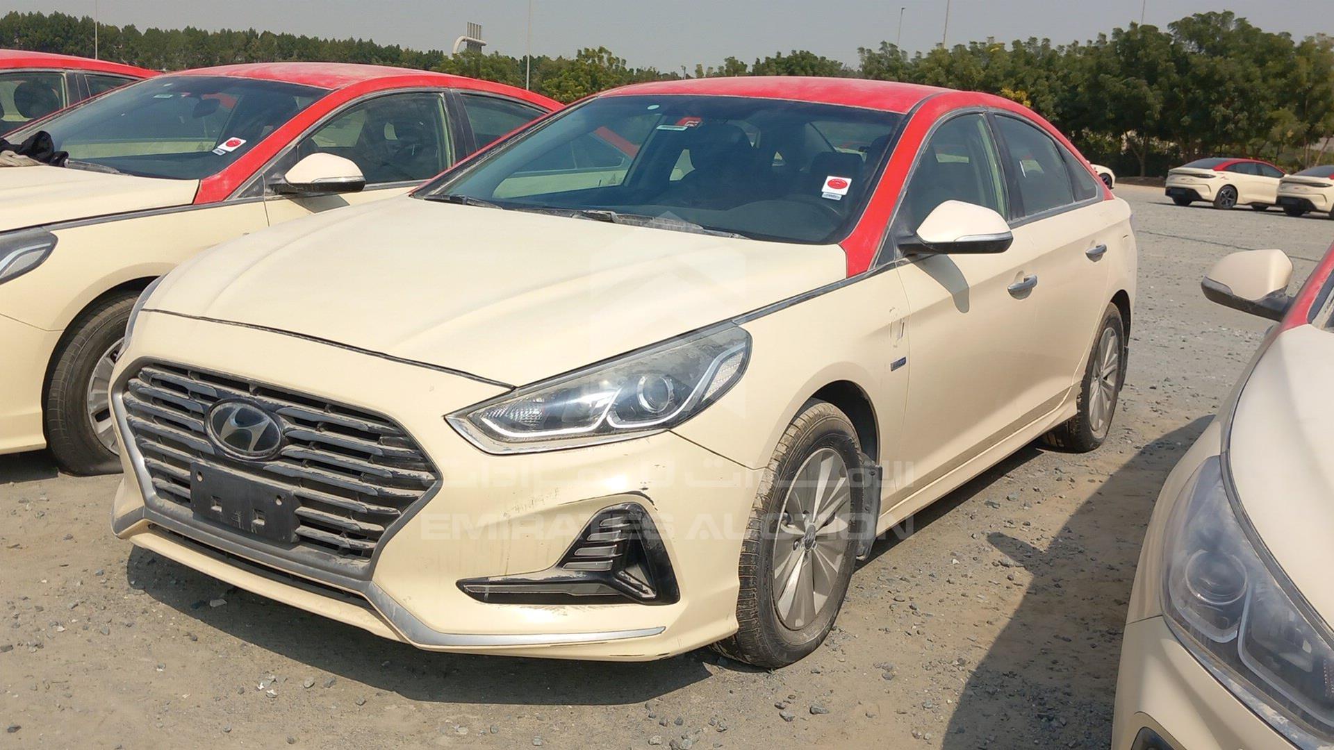 2018 HYUNDAI SONATA VIN: KMHE24133JA082023