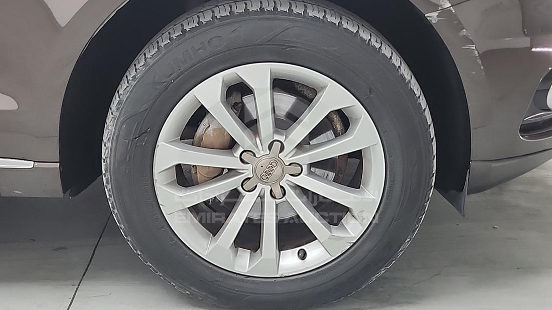 2015 Audi Q5 — Front Right Tyre — Photo 29