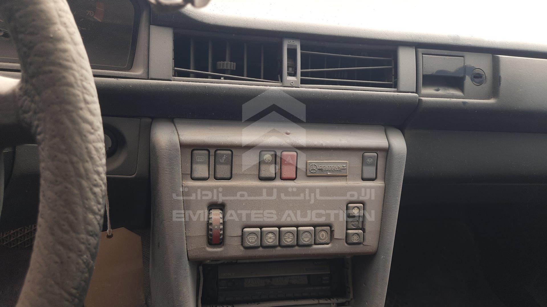 1989 MERCEDES E500 VIN: WDB1240301A923988