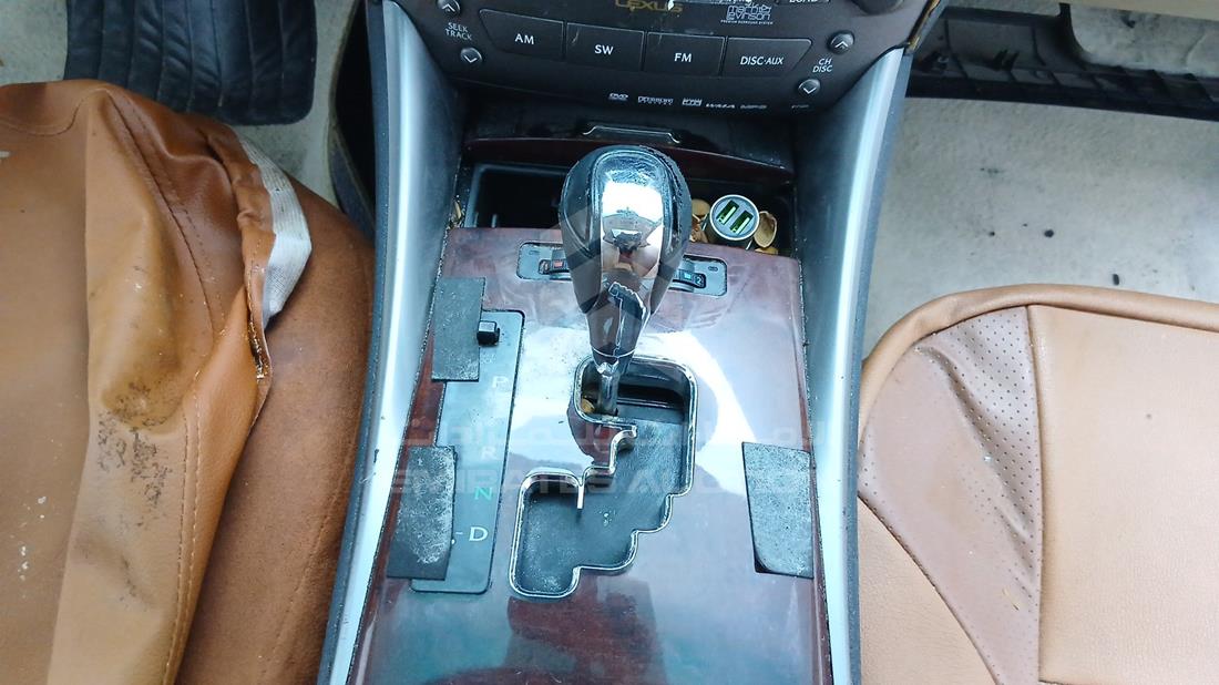 2007 Lexus IS300 — Gear View — Photo 20