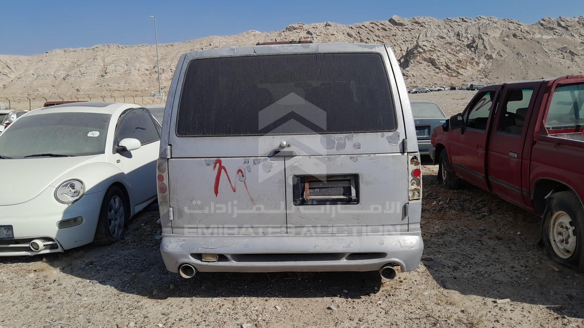 0 CHEVROLET --- VIN: 1GNDM19W2VB155333