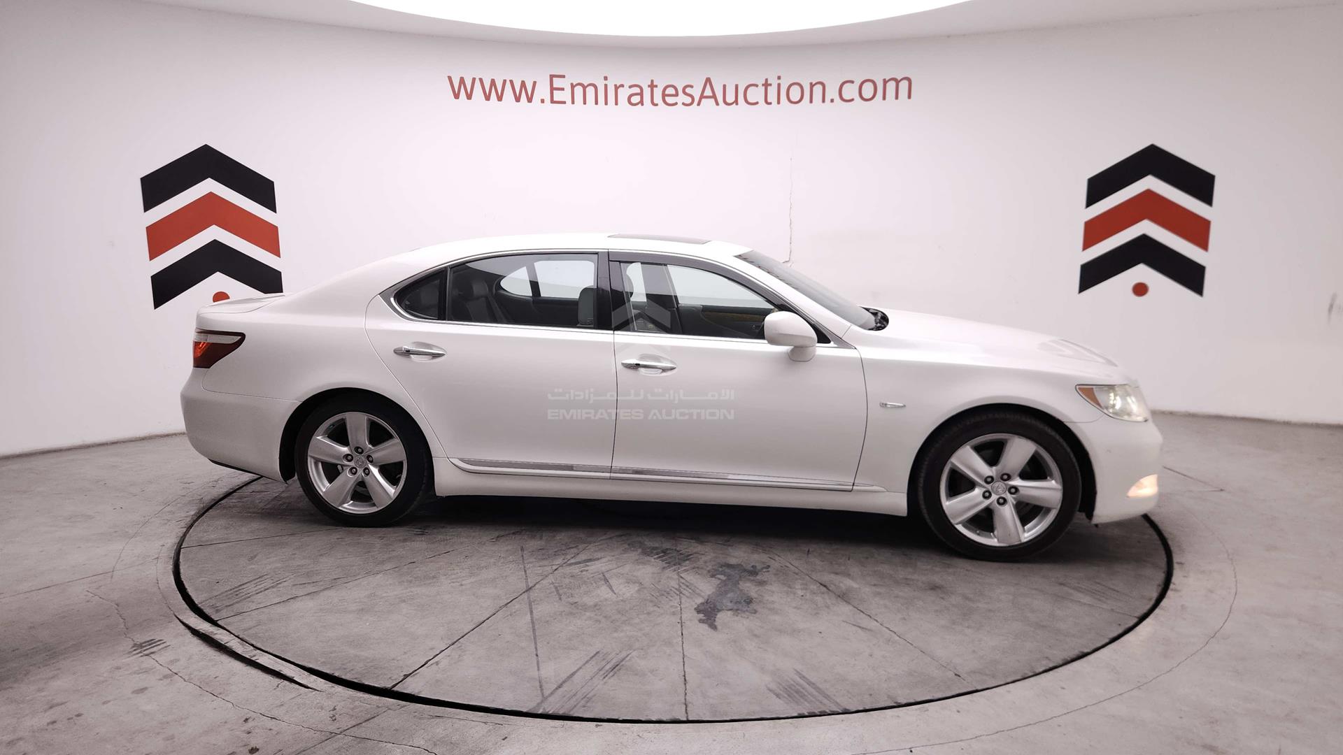 2008 LEXUS LS 460 VIN: JTHGL46F505008833