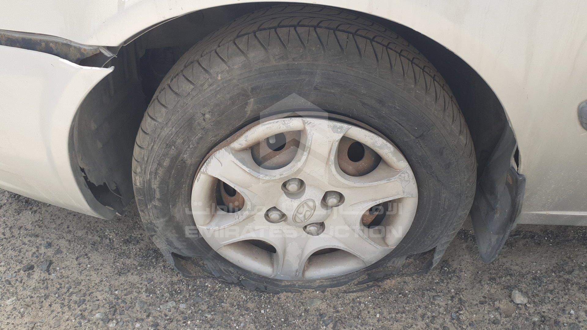 2005 HYUNDAI ACCENT VIN: KMHCG41G15U618273
