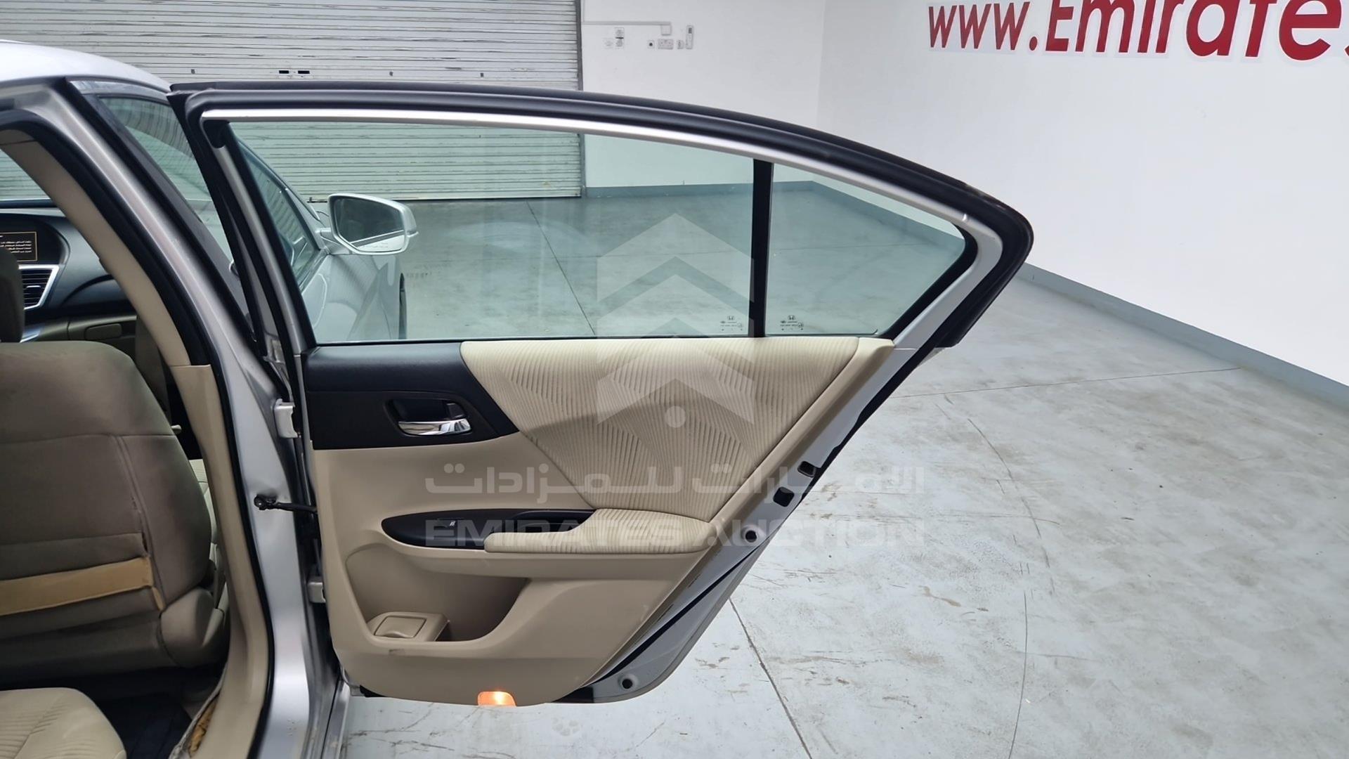 2015 HONDA ACCORD VIN: LUCCR2627F3414824