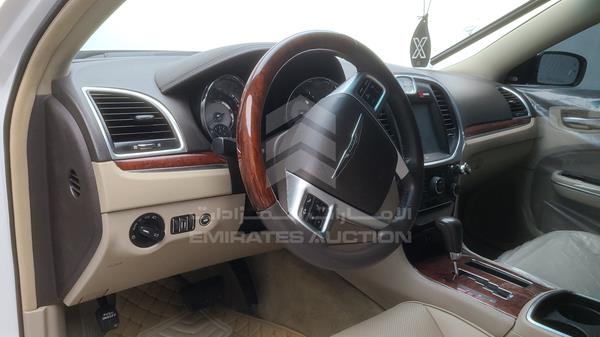 Chrysler 300 2014 2C3CCAAG4EH326882 Image 10