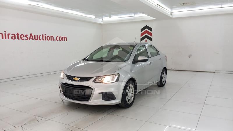 KL1JD5CE5JB010047 Auction: EmiratesAuction Lot: 408504 KL1JD5CE5JB010047 Chevrolet Aveo 2018 SILVER Photo 6