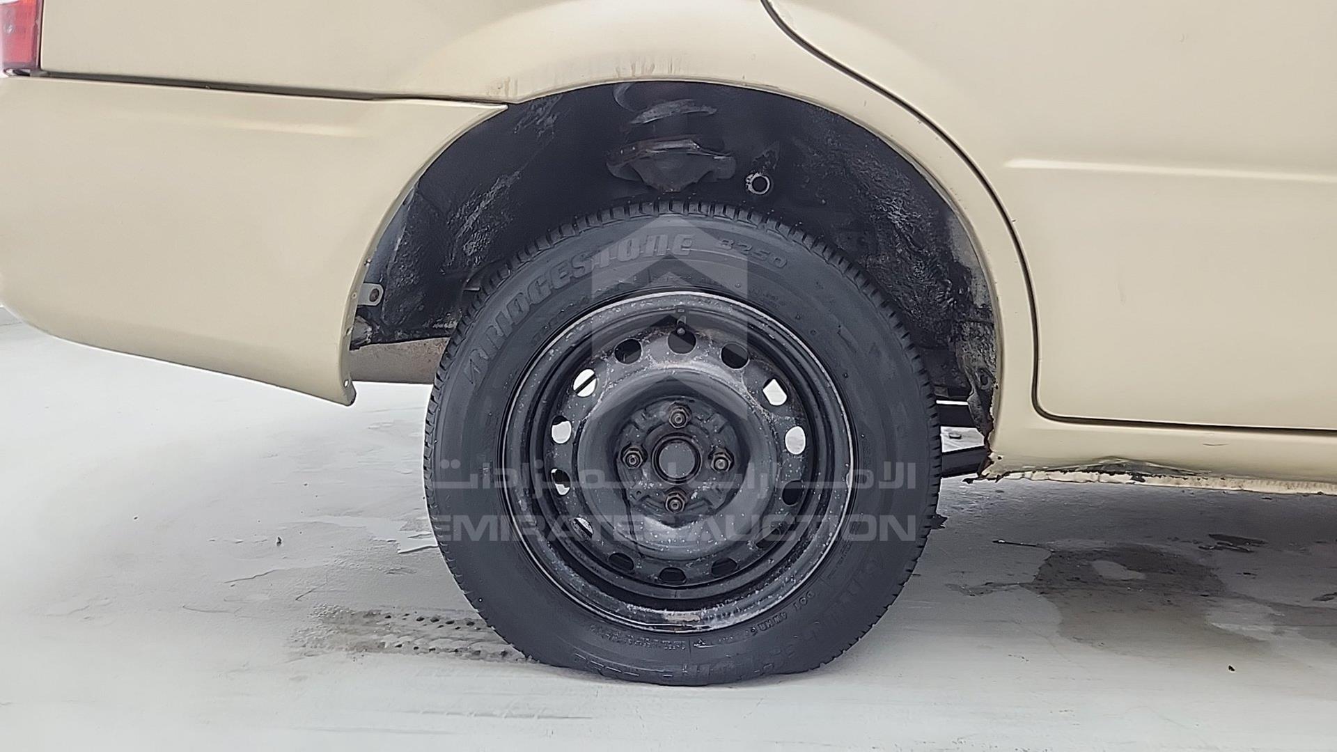 2002 MAZDA 323 VIN: JM7BJ12M821209520
