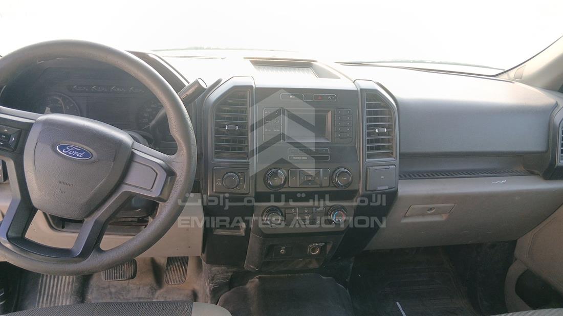 فورد اف 150 2020 — زاوية الواجهة الكاملة — صورة 16