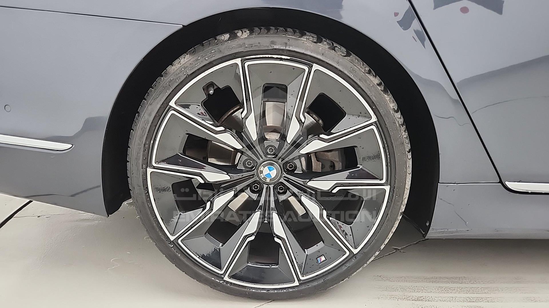 2016 BMW 740 VIN: WBA7E2C59GG546751