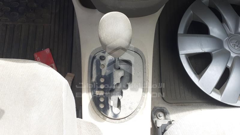 JTDBW9233DL072849 Auction: EmiratesAuction Lot: 410735 JTDBW9233DL072849 Toyota Yaris 2013 GREY Photo 18